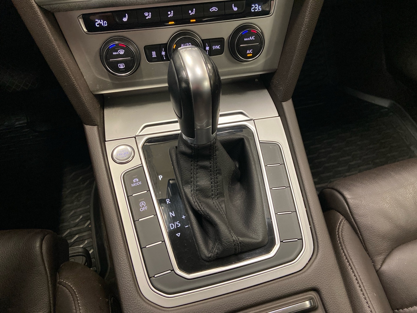 VOLKSWAGEN Passat 2016