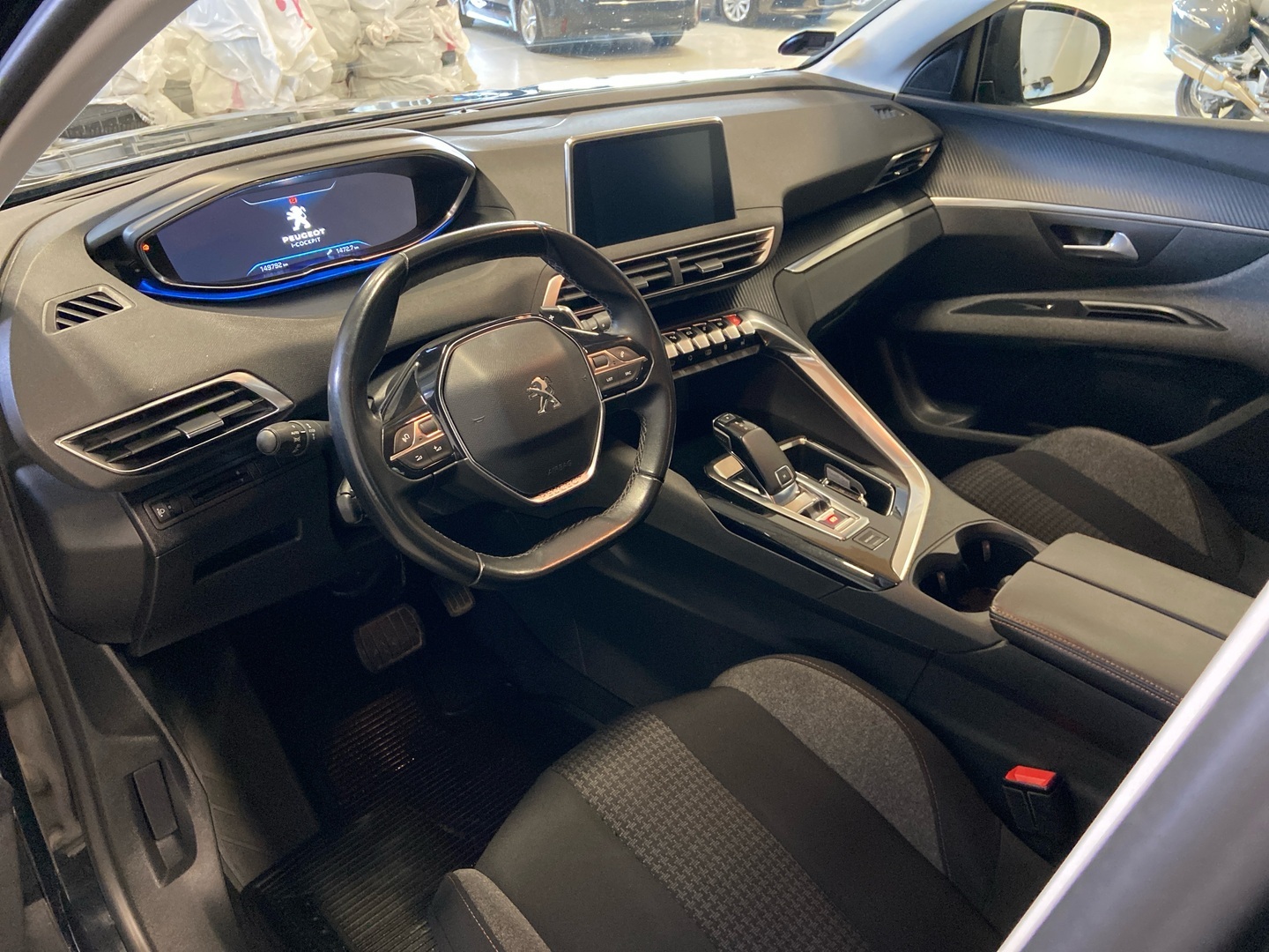 PEUGEOT 5008 2018