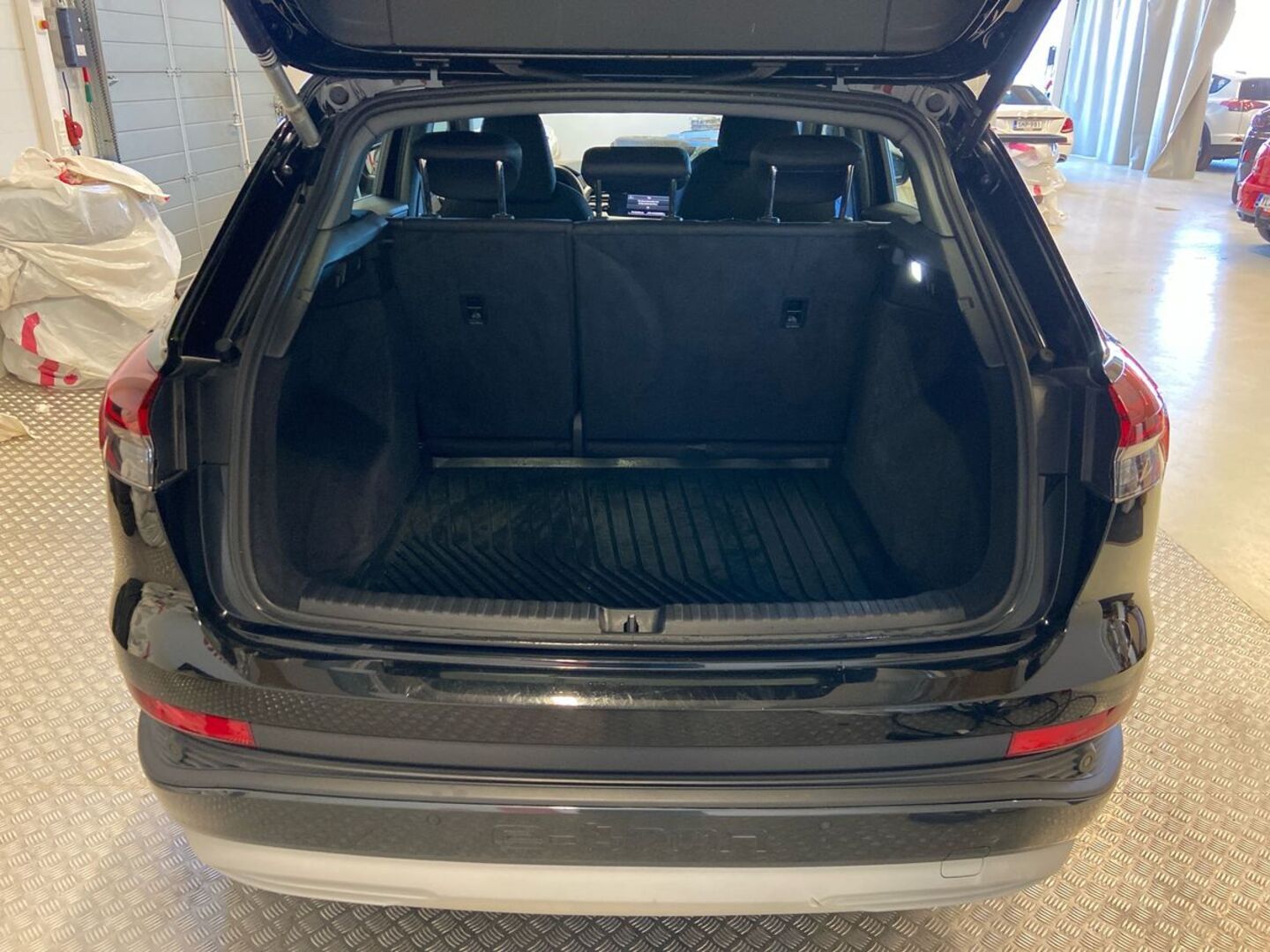AUDI Q4 e-tron 11