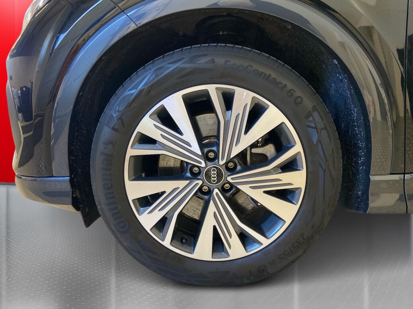 AUDI Q4 e-tron 13