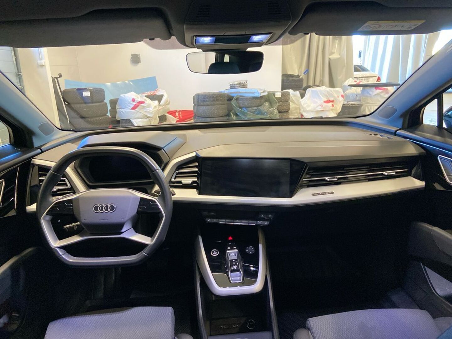 AUDI Q4 e-tron 18