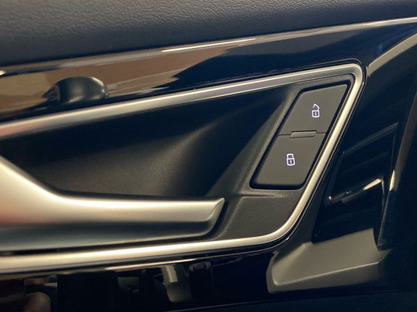 AUDI Q4 e-tron 22