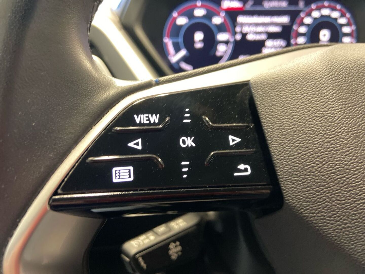 AUDI Q4 e-tron 25