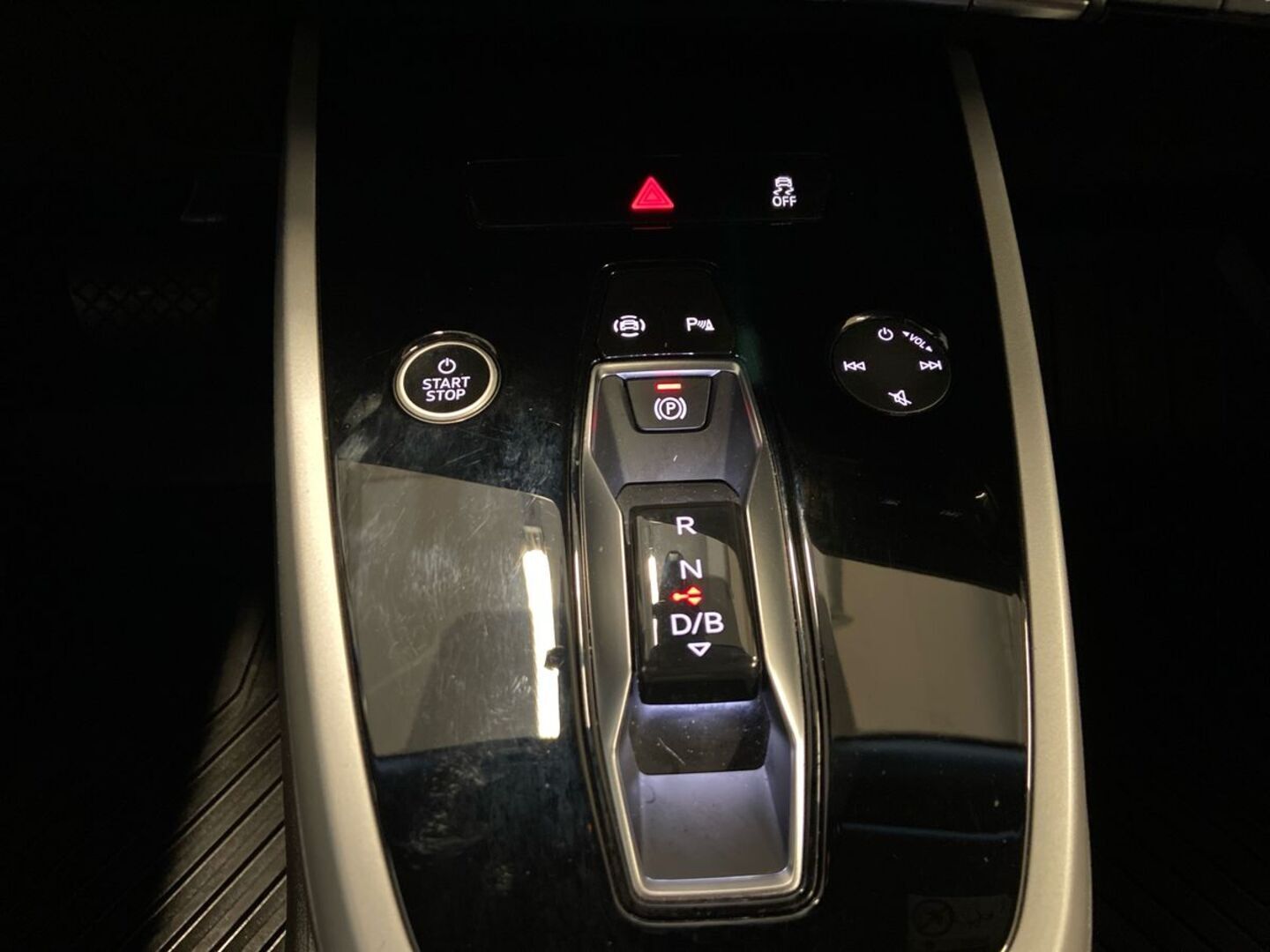 AUDI Q4 e-tron 30