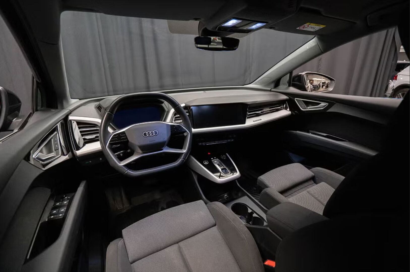 AUDI Q4 e-tron 2022