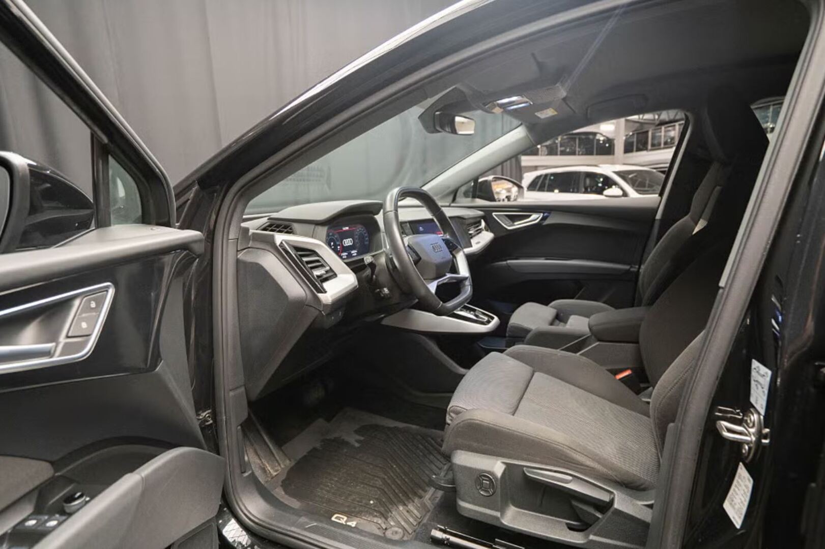 AUDI Q4 e-tron 2022