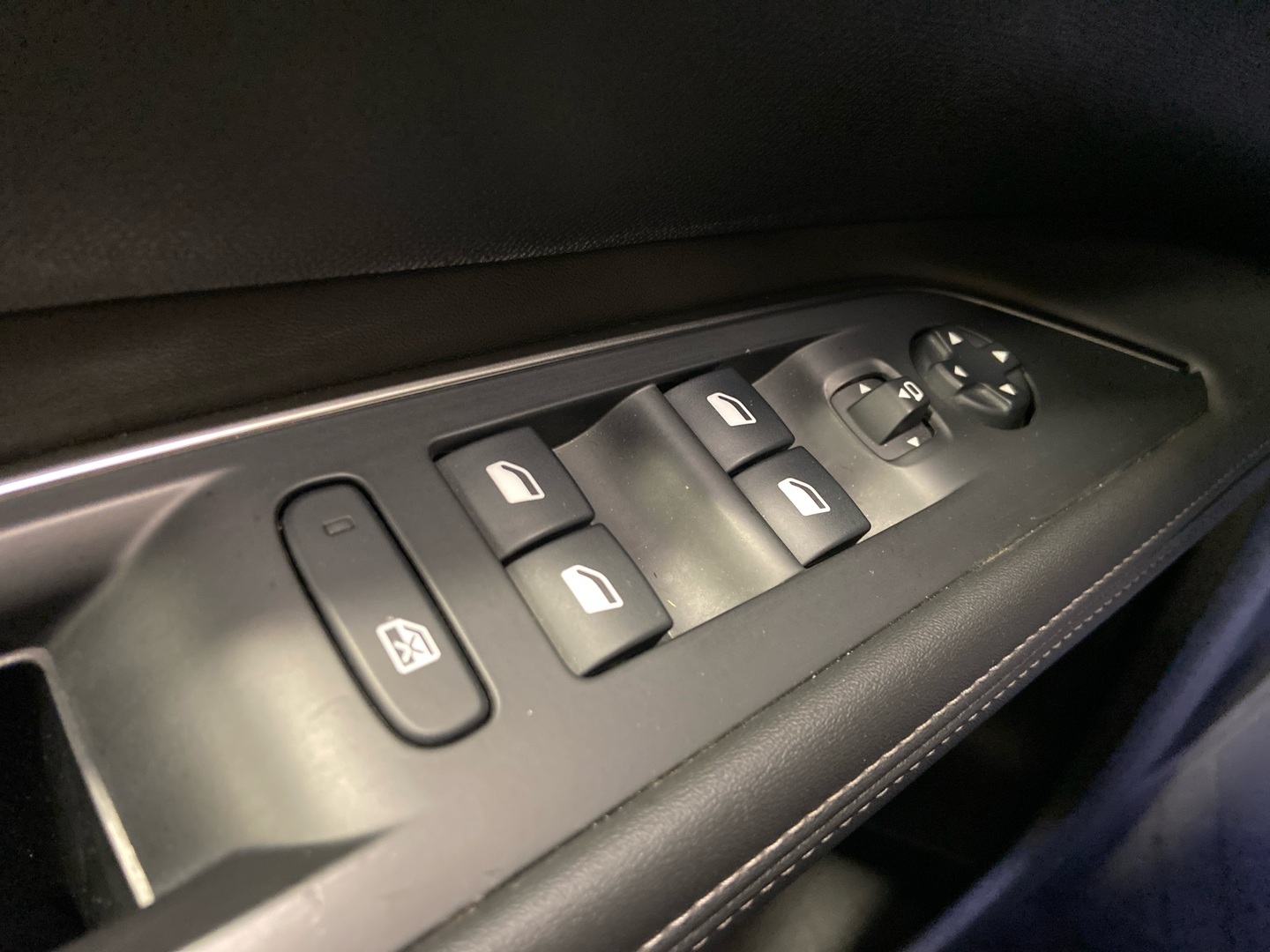 PEUGEOT 5008 2019