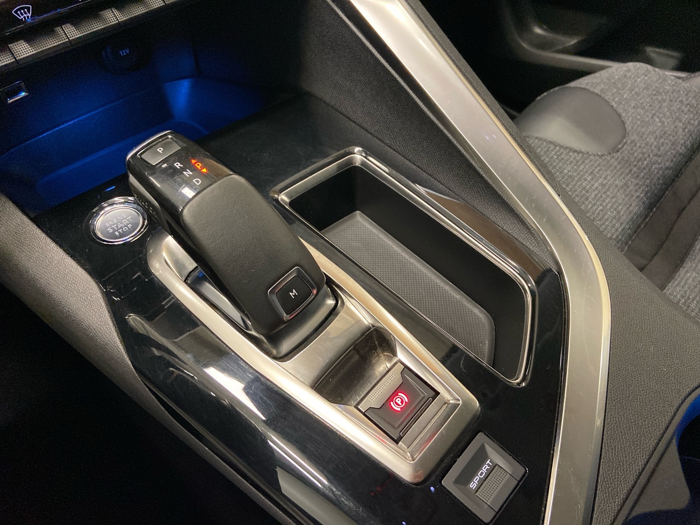 PEUGEOT 5008 2019