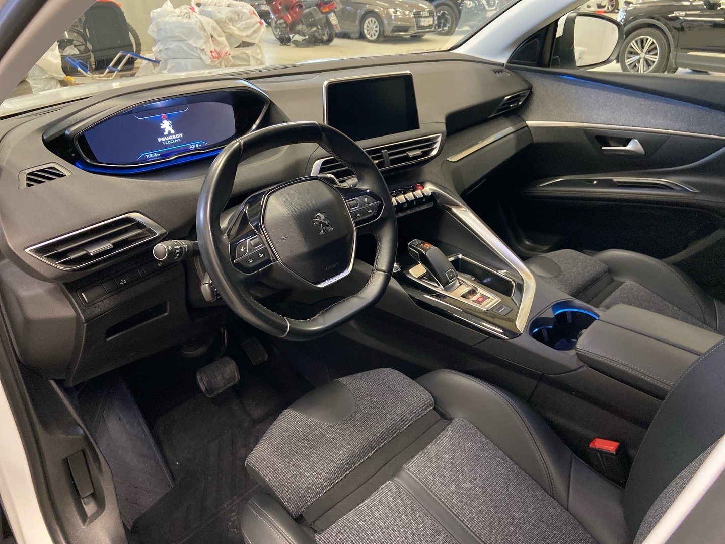 PEUGEOT 5008 2019
