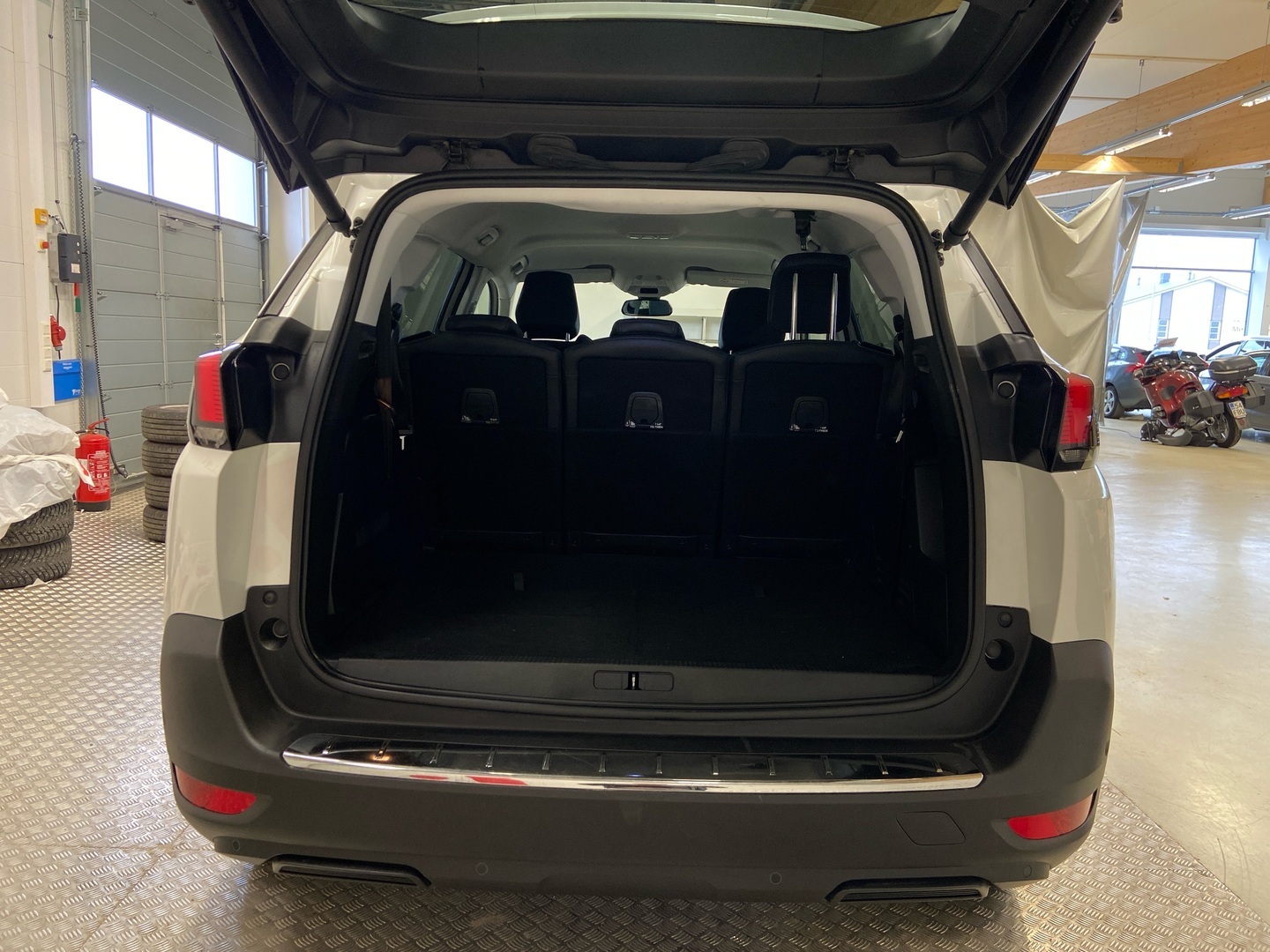 PEUGEOT 5008 2019
