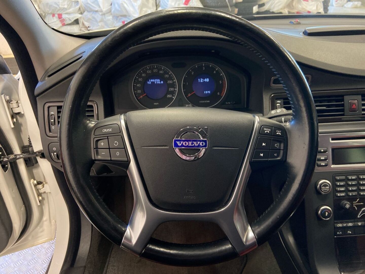 VOLVO V70 21