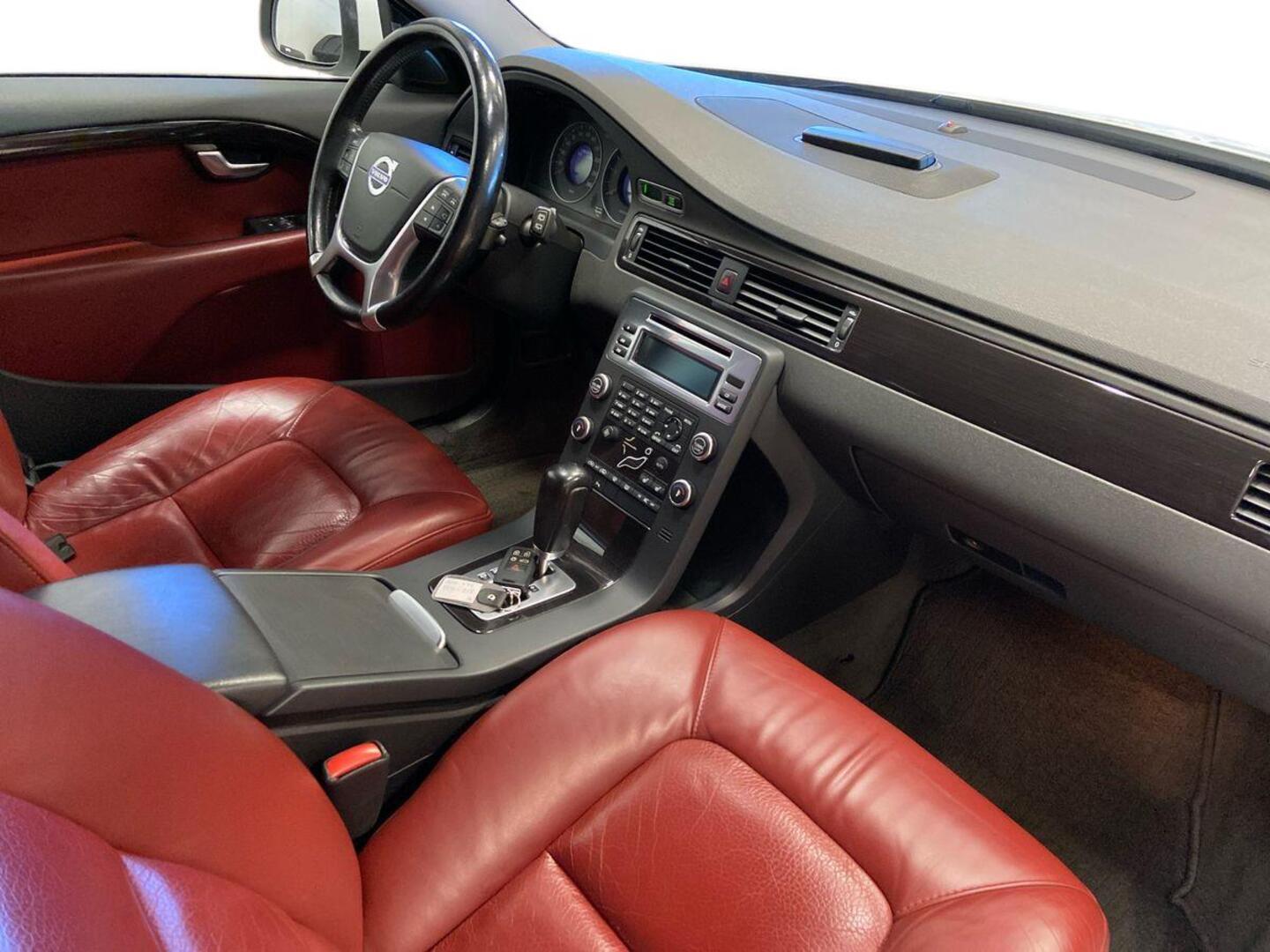 VOLVO V70 9
