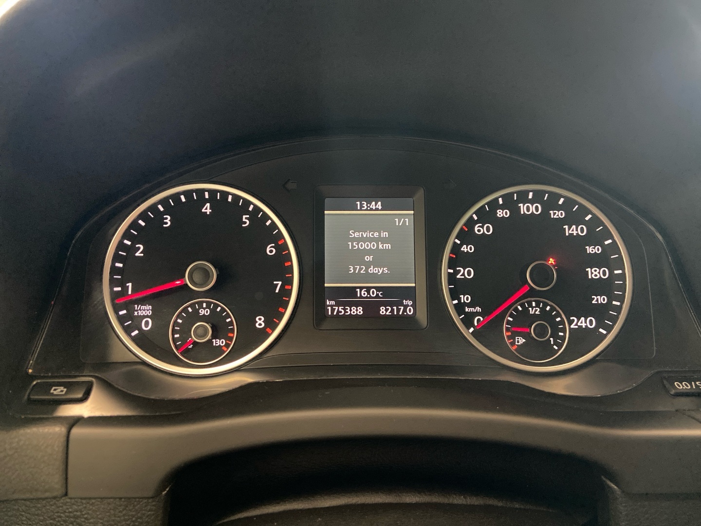 VOLKSWAGEN Tiguan 2012