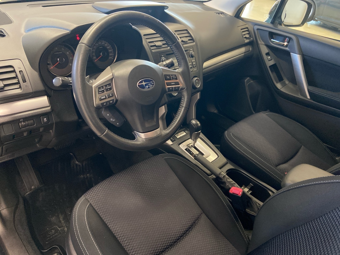 SUBARU Forester 2014