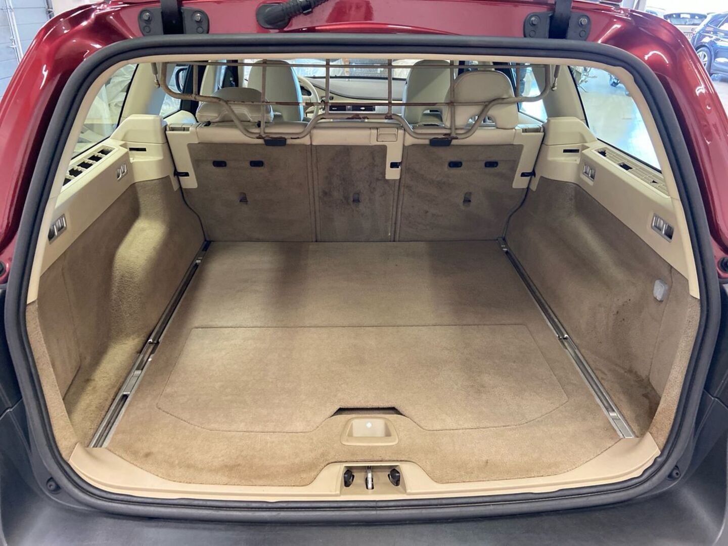 VOLVO XC70 11