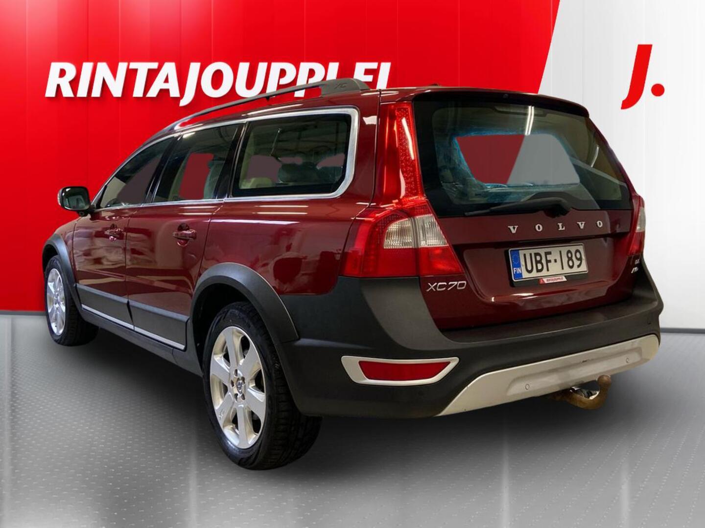 VOLVO XC70 2