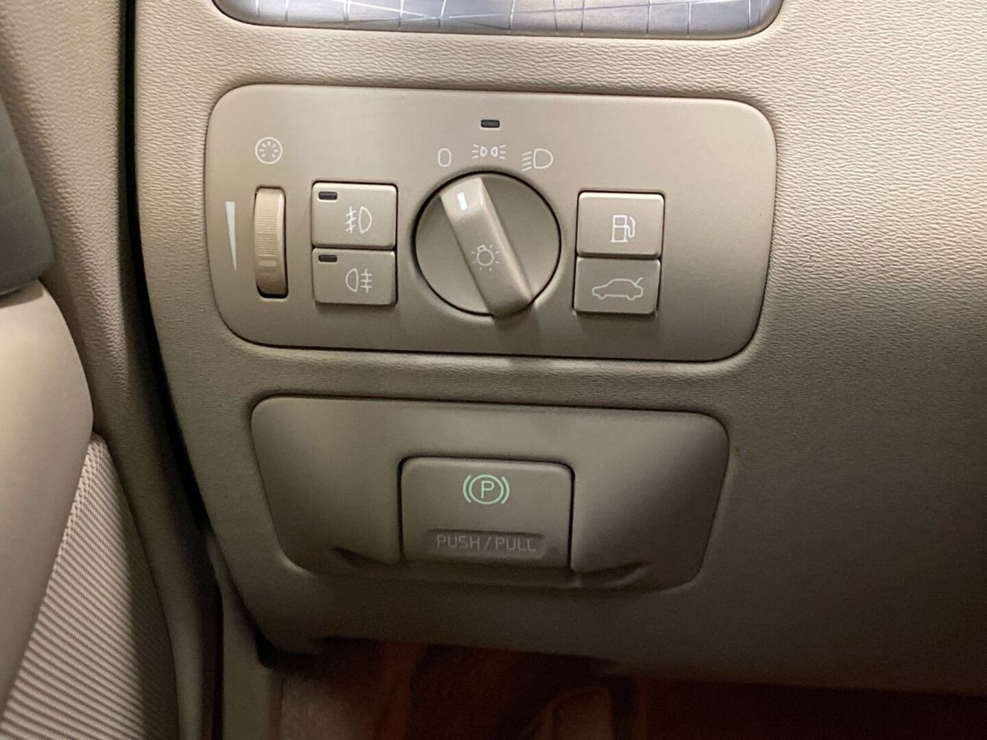VOLVO XC70 21