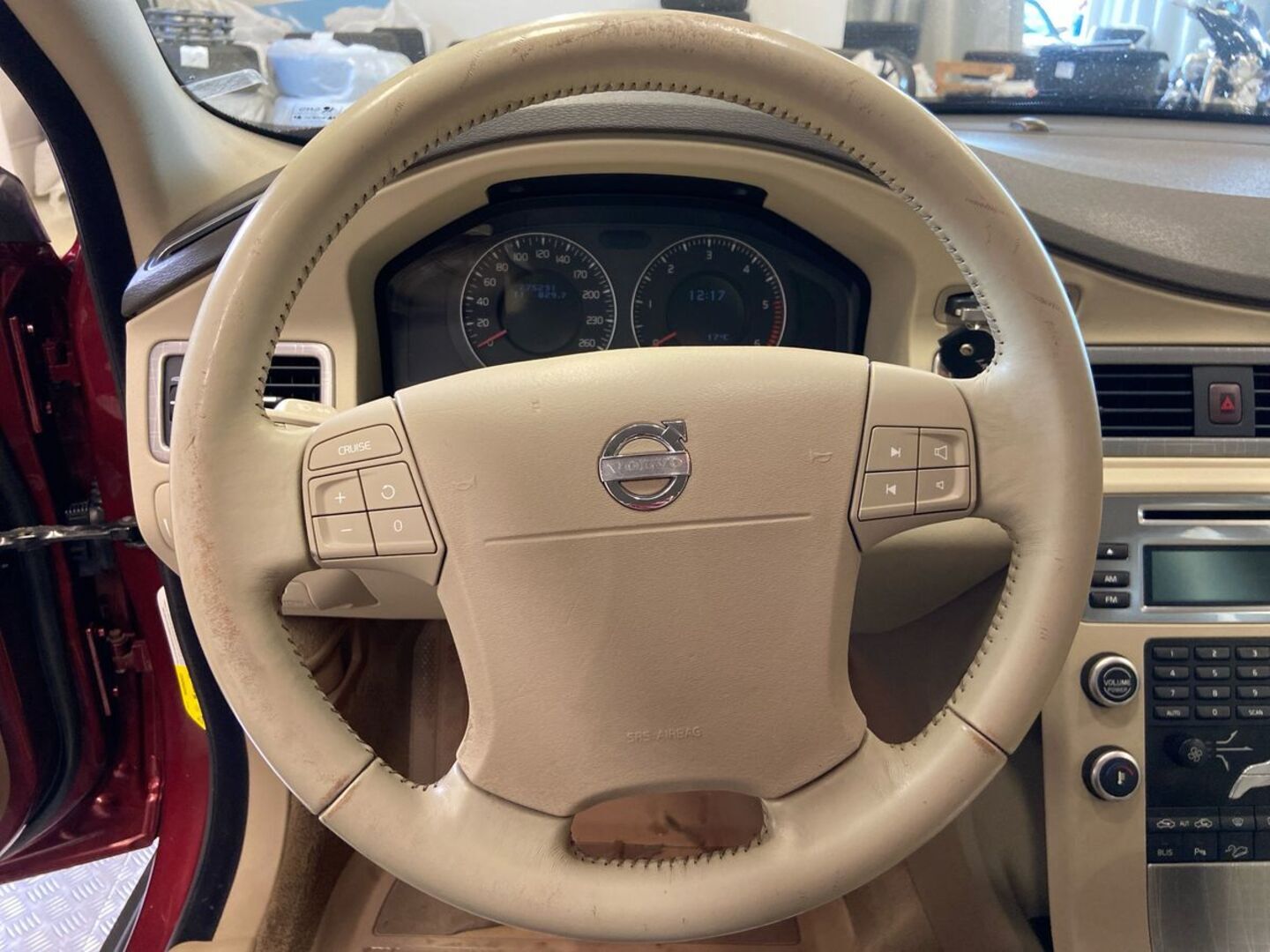VOLVO XC70 22