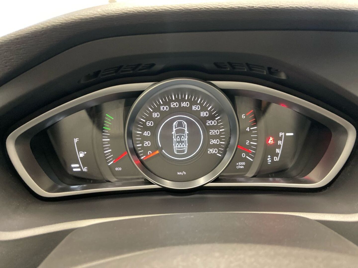 VOLVO V40 21