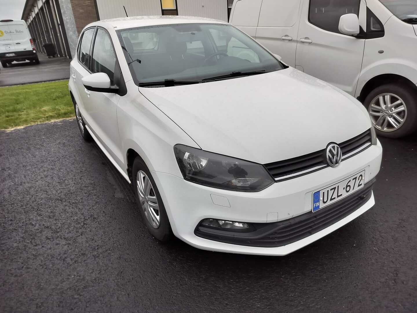 VOLKSWAGEN Polo 2016