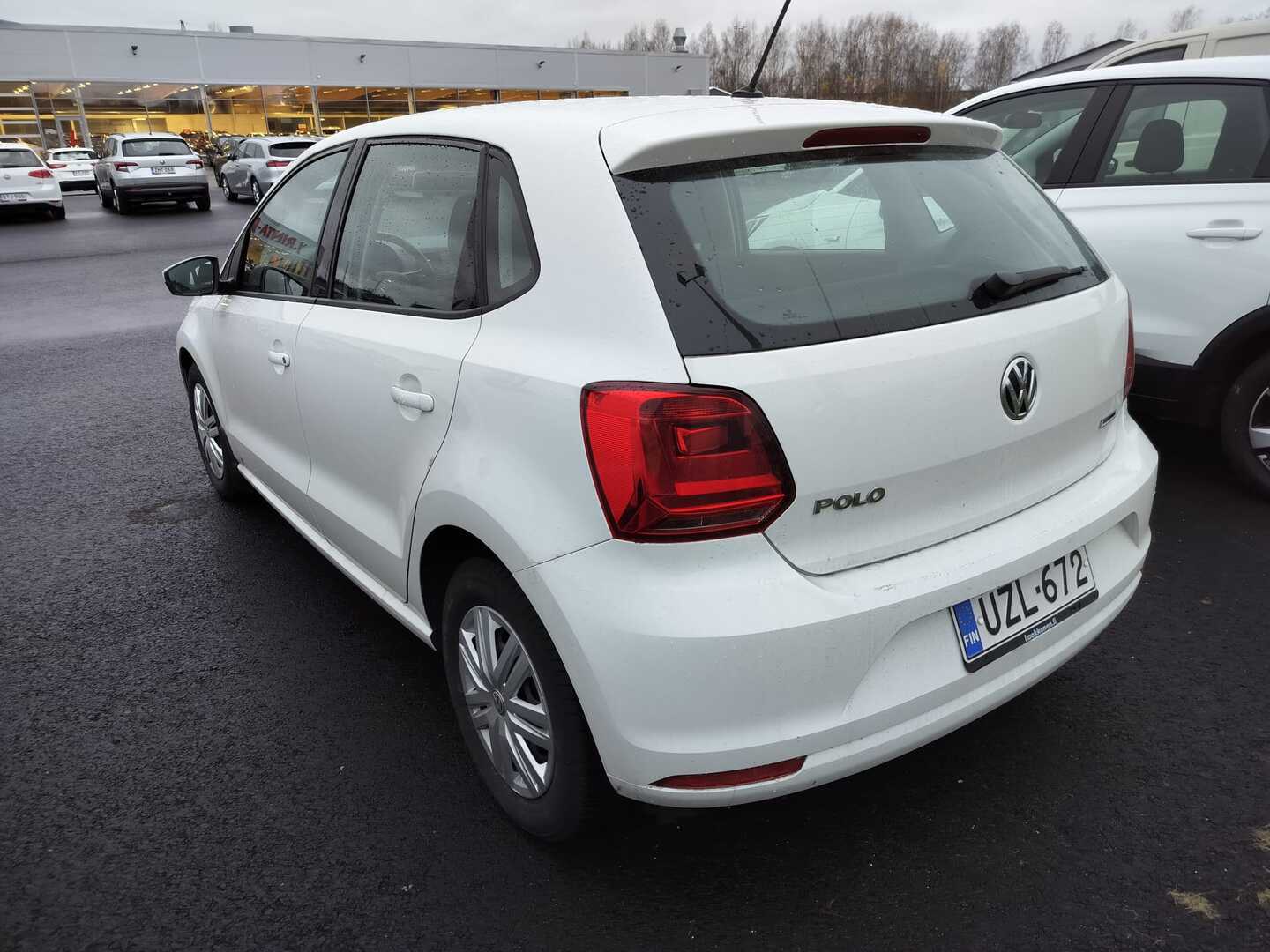 VOLKSWAGEN Polo 2016
