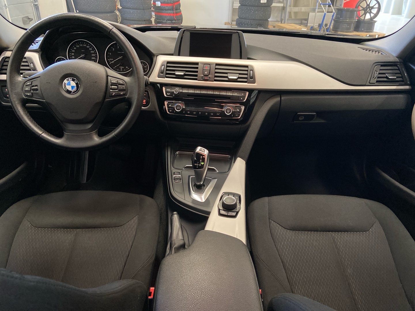 BMW 318 2017