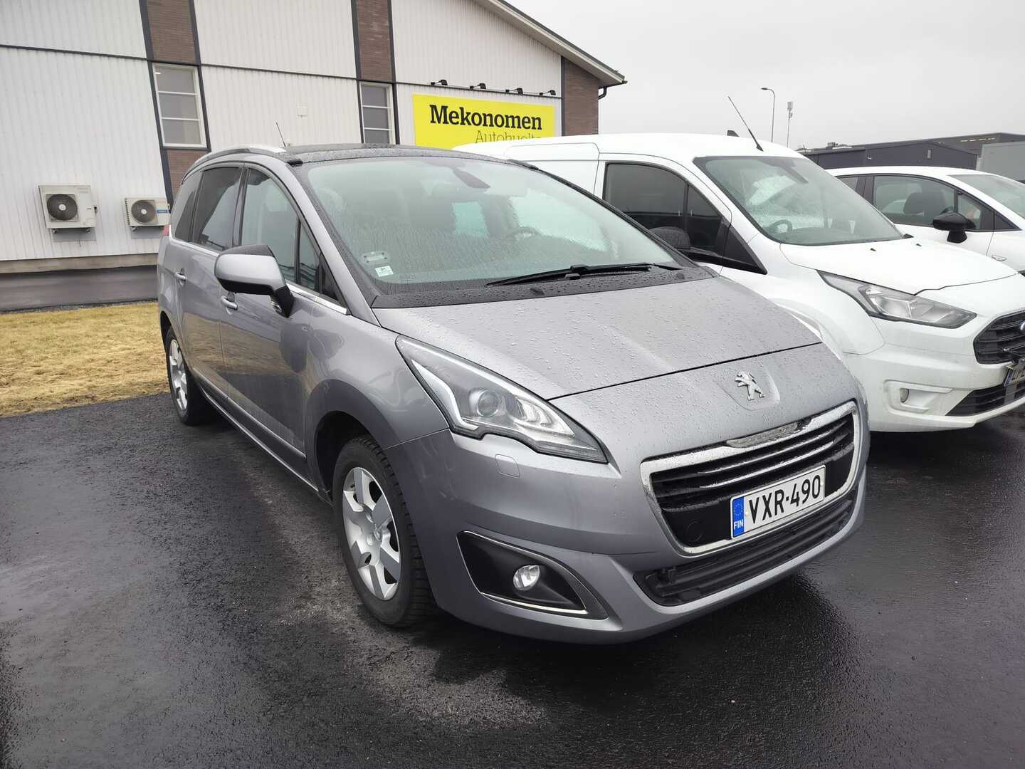 PEUGEOT 5008 2015
