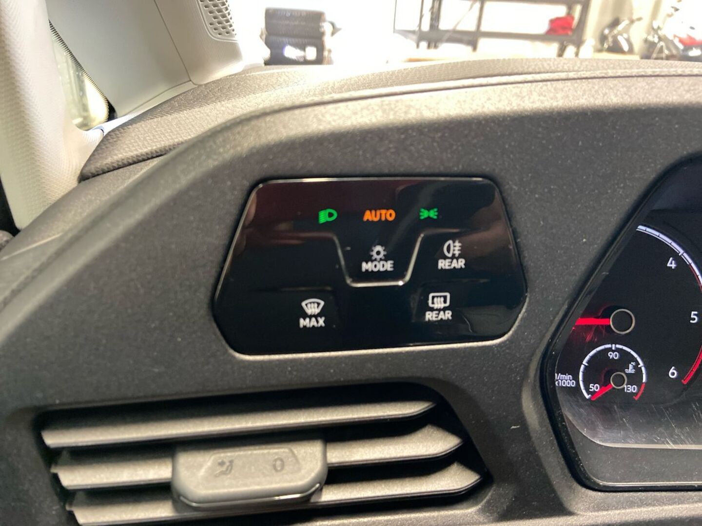 VOLKSWAGEN Caddy Maxi 18