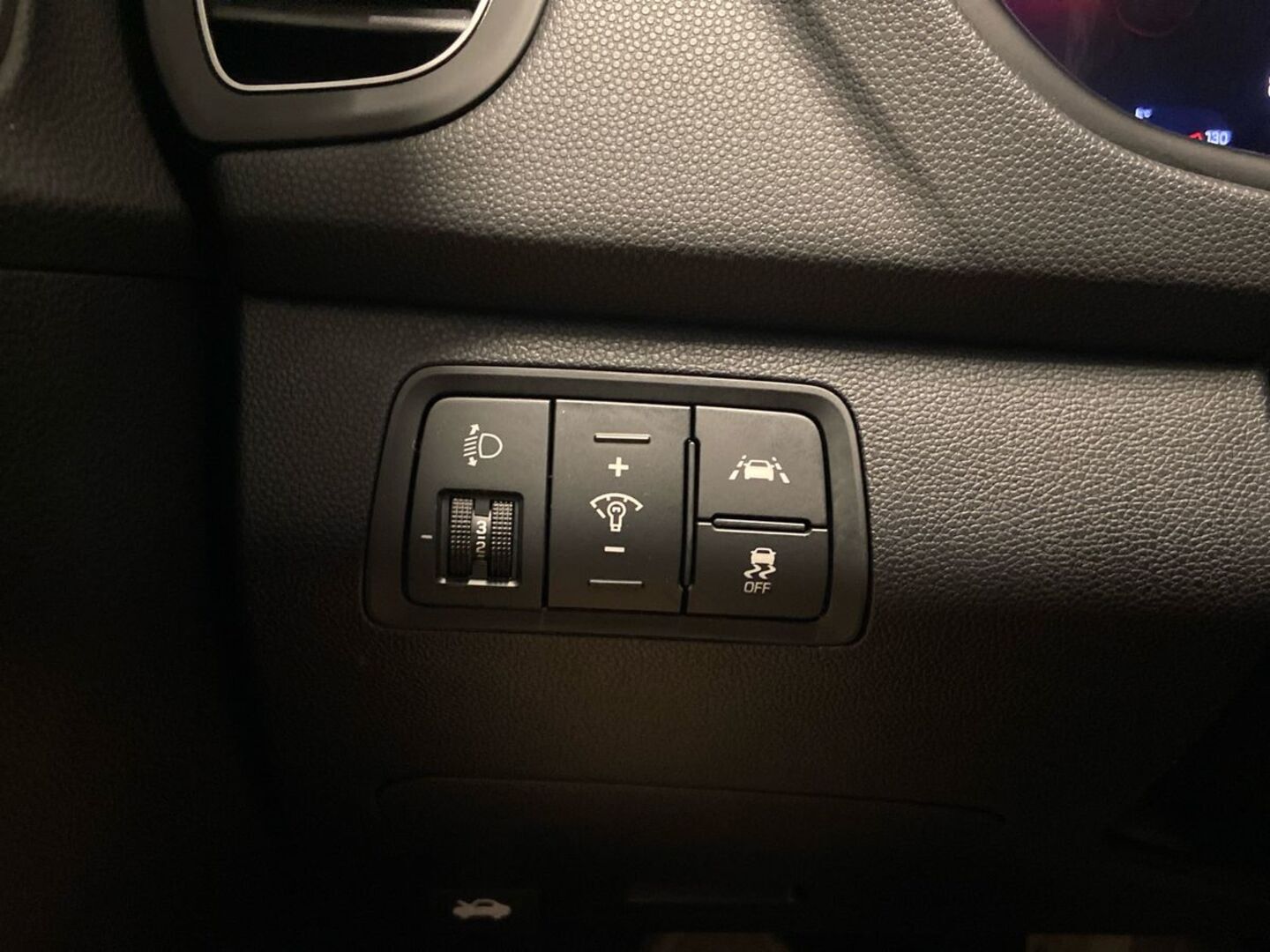 HYUNDAI i20 Hatchback 21