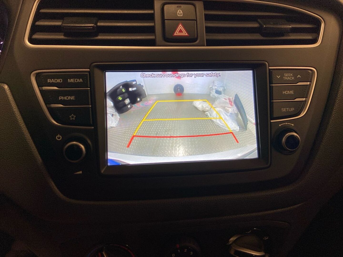 HYUNDAI i20 Hatchback 23