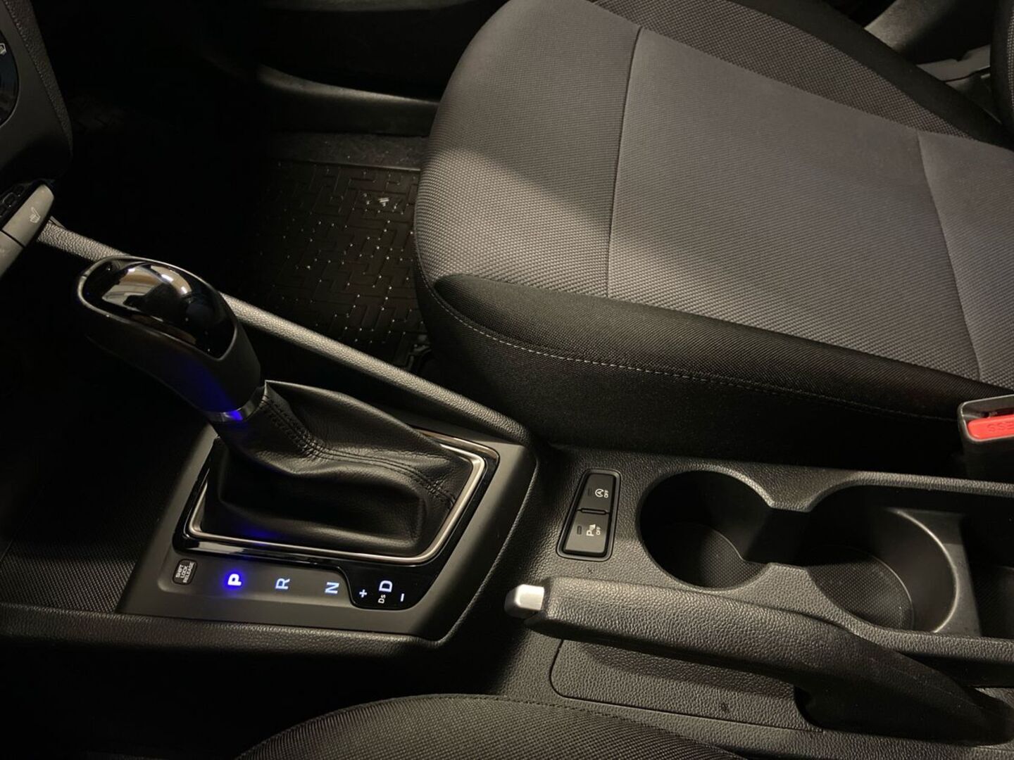 HYUNDAI i20 Hatchback 25