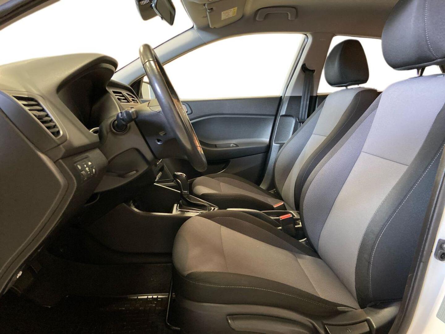 HYUNDAI i20 Hatchback 9
