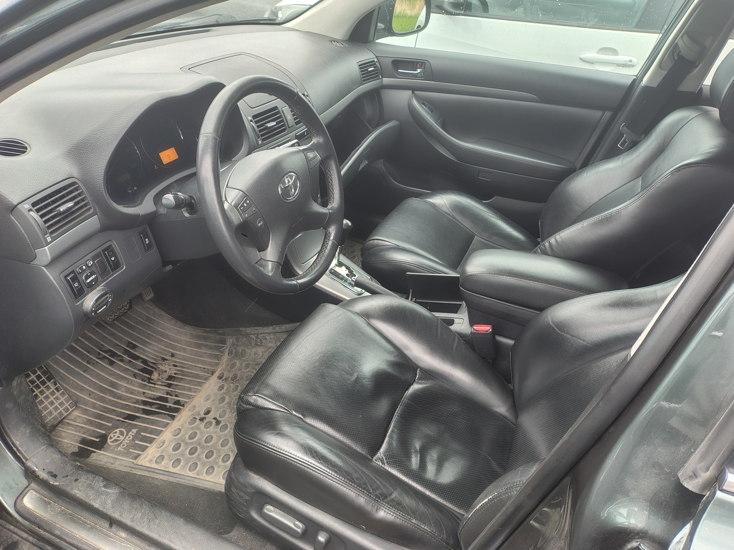 TOYOTA Avensis 2007
