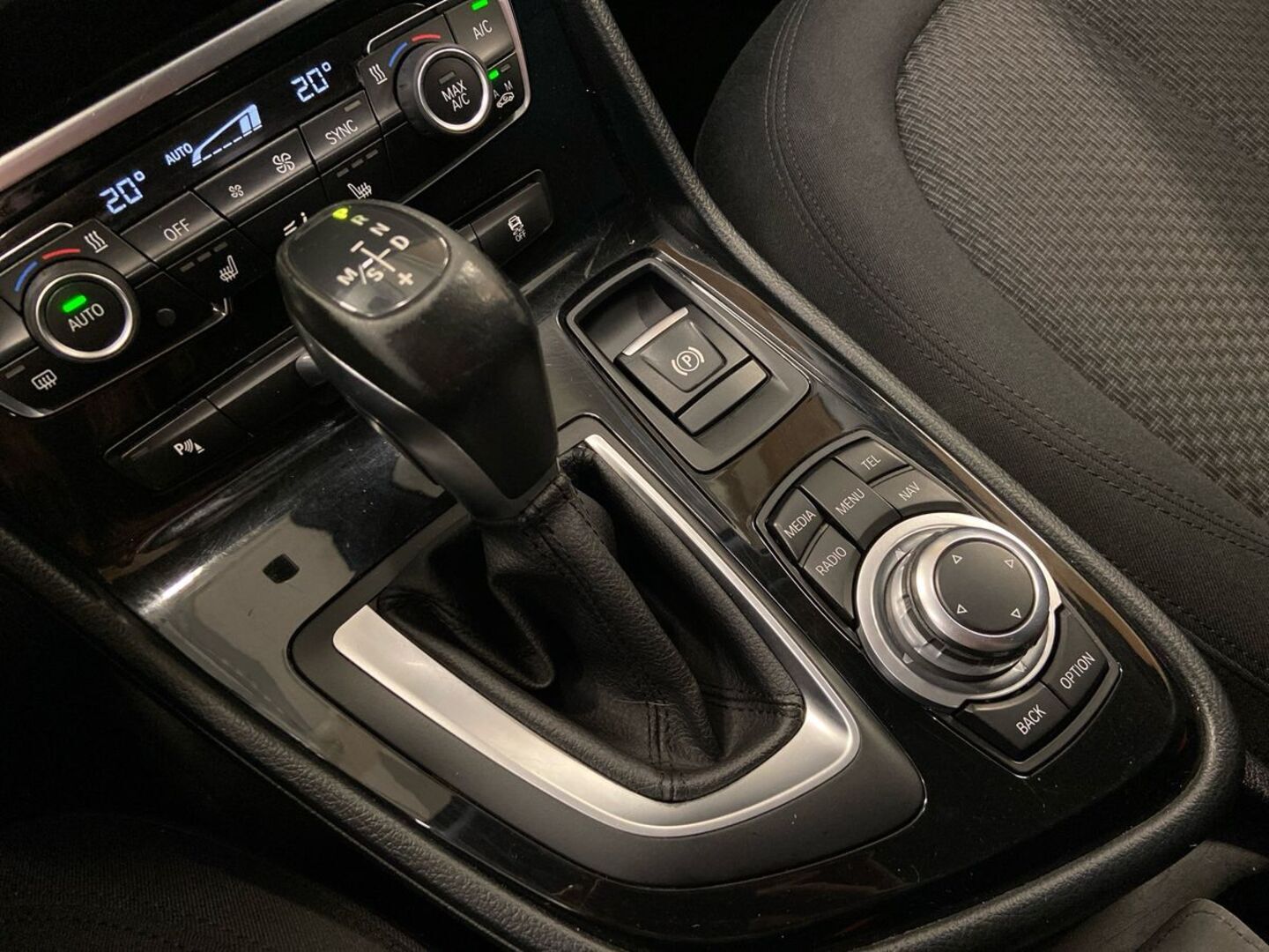 BMW 218 2015