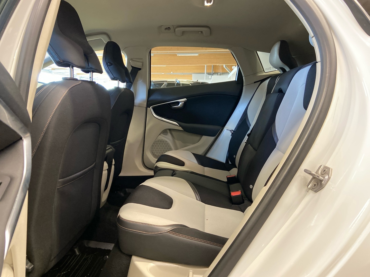 VOLVO V40 Cross Country 2014