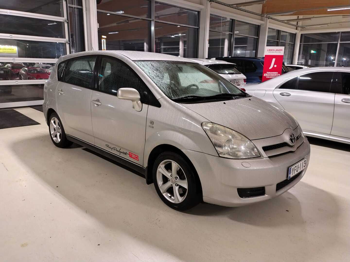 TOYOTA Corolla Verso 2005