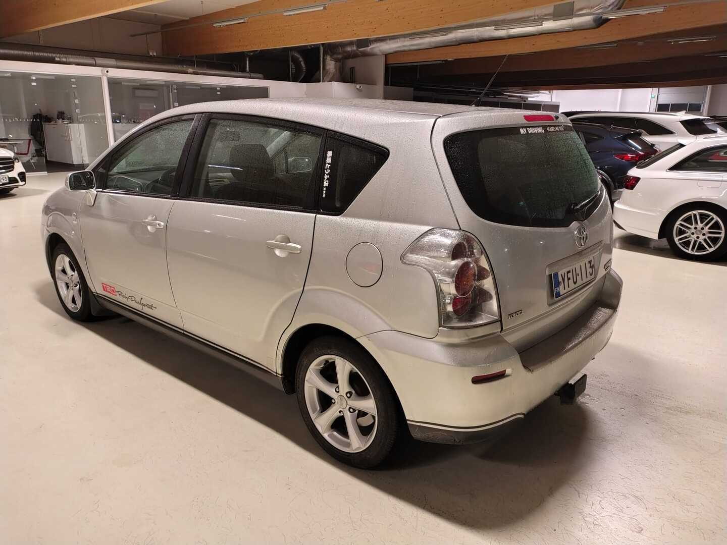 TOYOTA Corolla Verso 2005