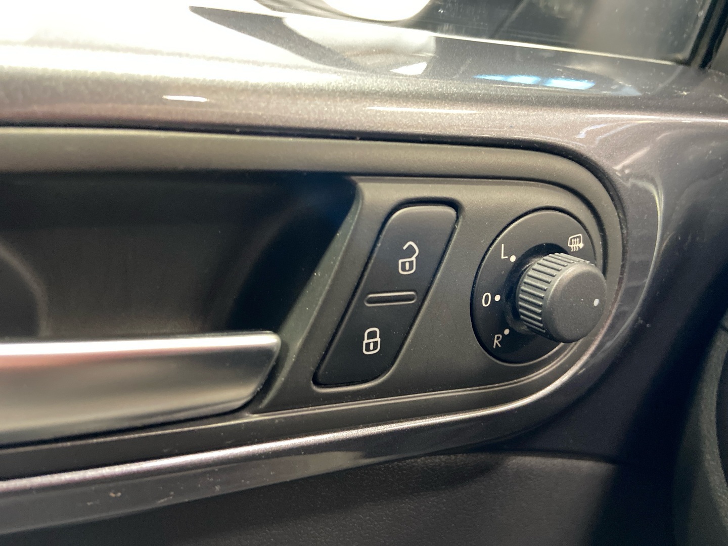 VOLKSWAGEN Beetle 2013