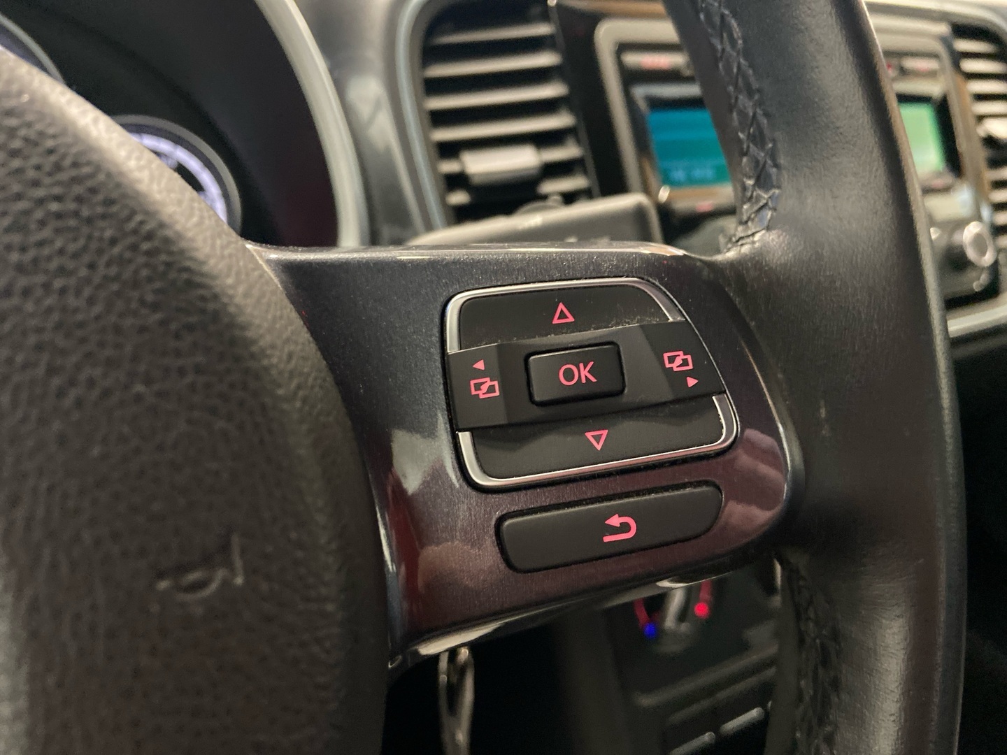 VOLKSWAGEN Beetle 2013