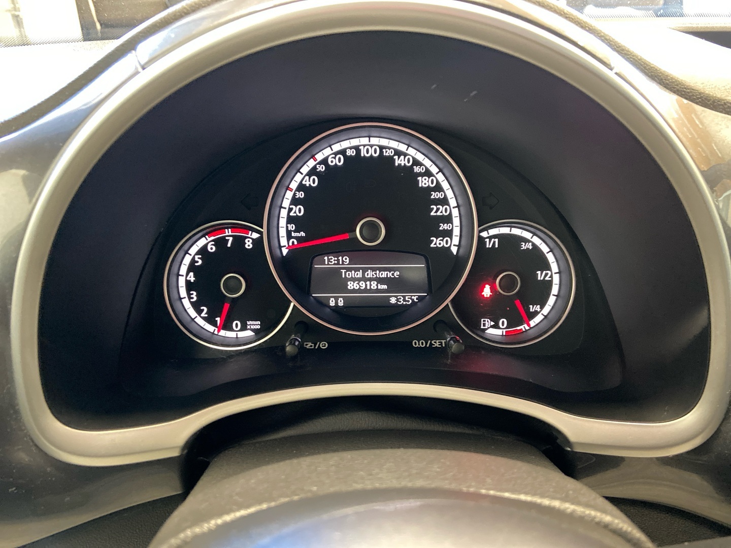 VOLKSWAGEN Beetle 2013