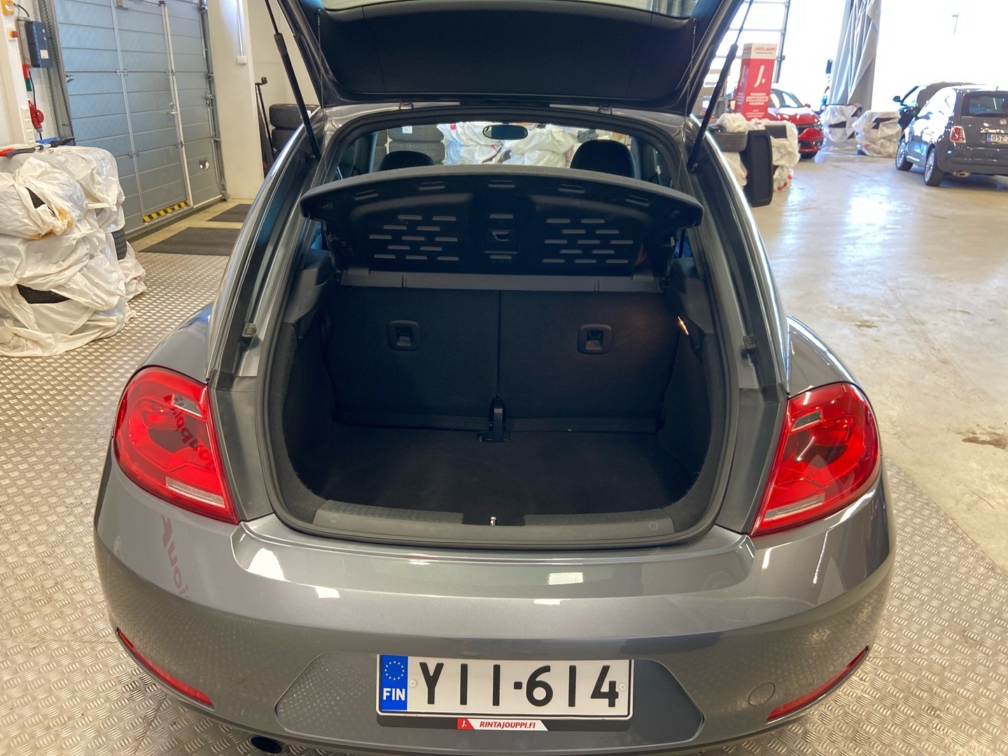 VOLKSWAGEN Beetle 2013