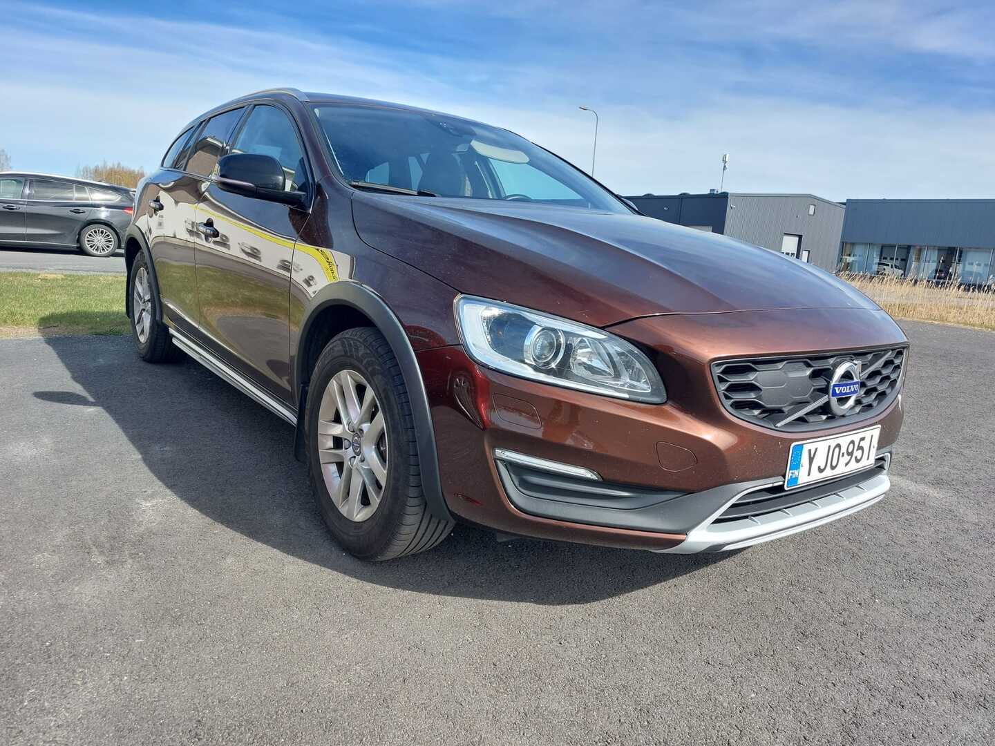VOLVO V60 Cross Country 2017