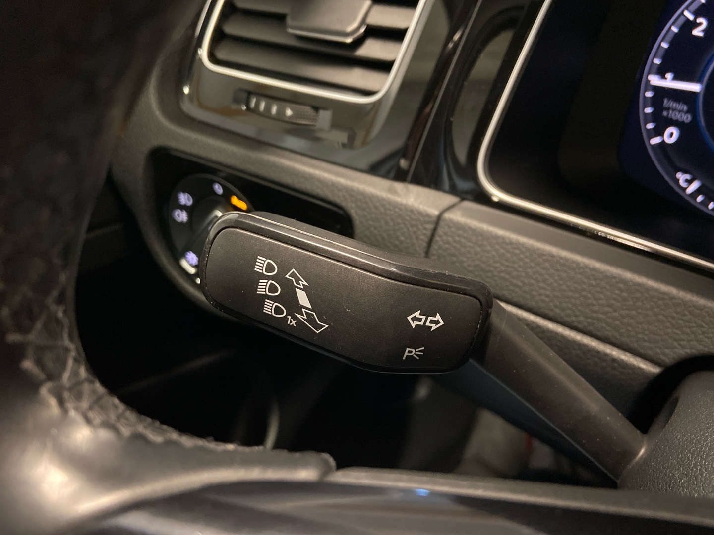 VOLKSWAGEN Golf 2019