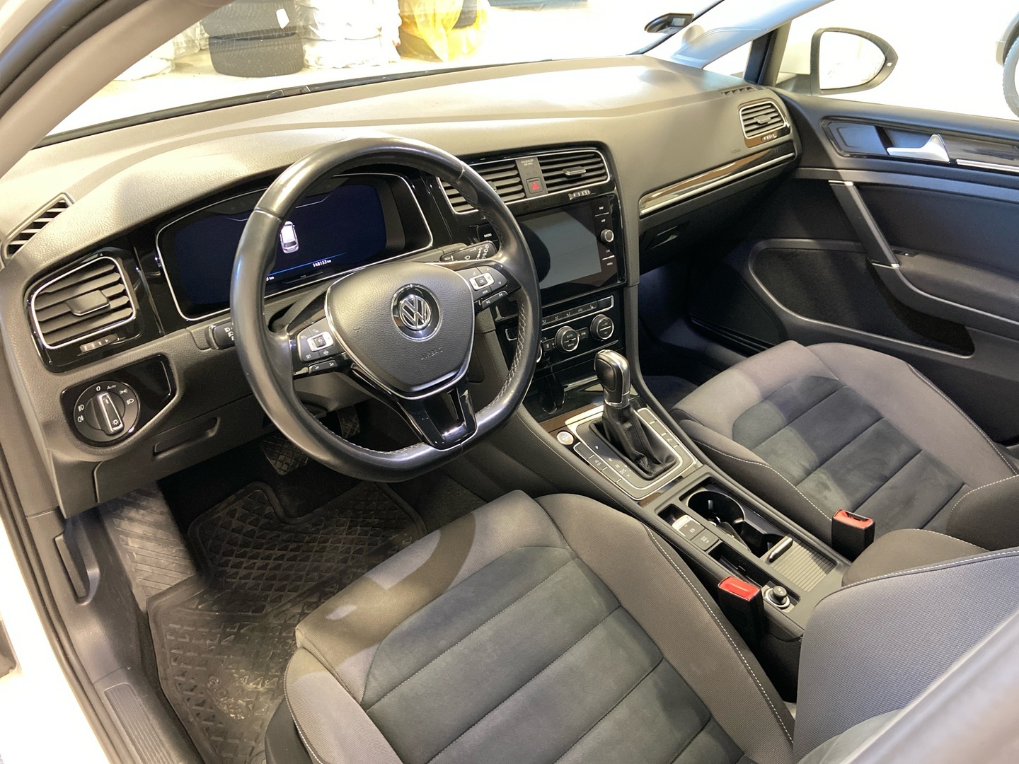 VOLKSWAGEN Golf 2019