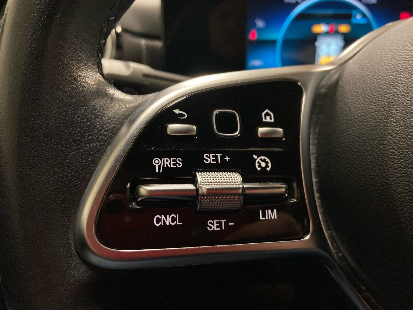 MERCEDES-BENZ CLA 2020