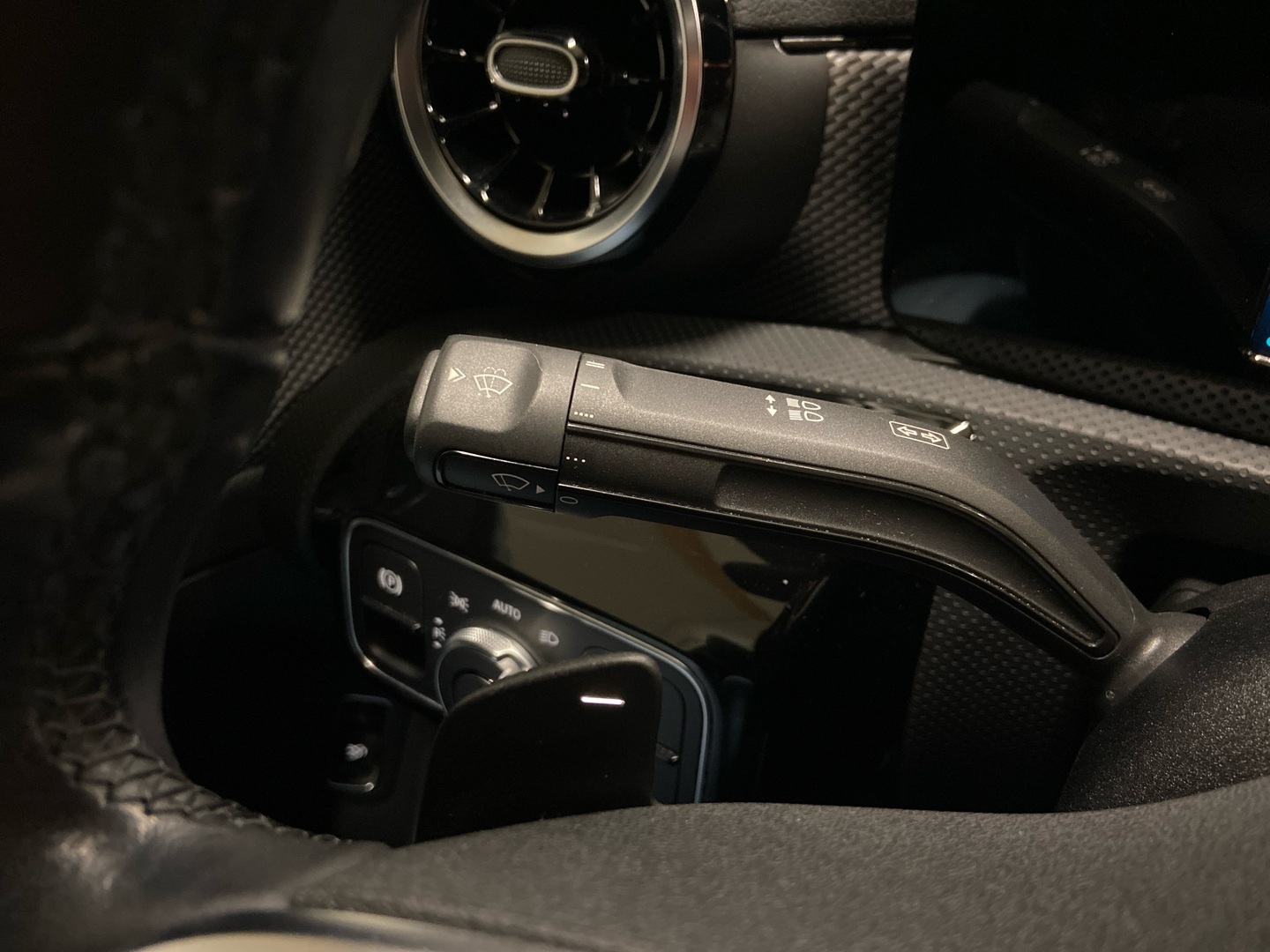 MERCEDES-BENZ CLA 2020