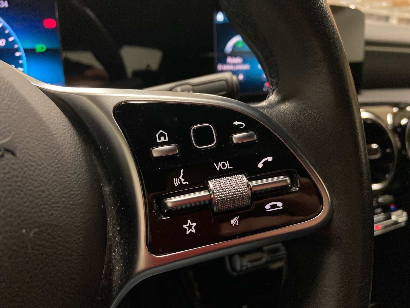 MERCEDES-BENZ CLA 2020