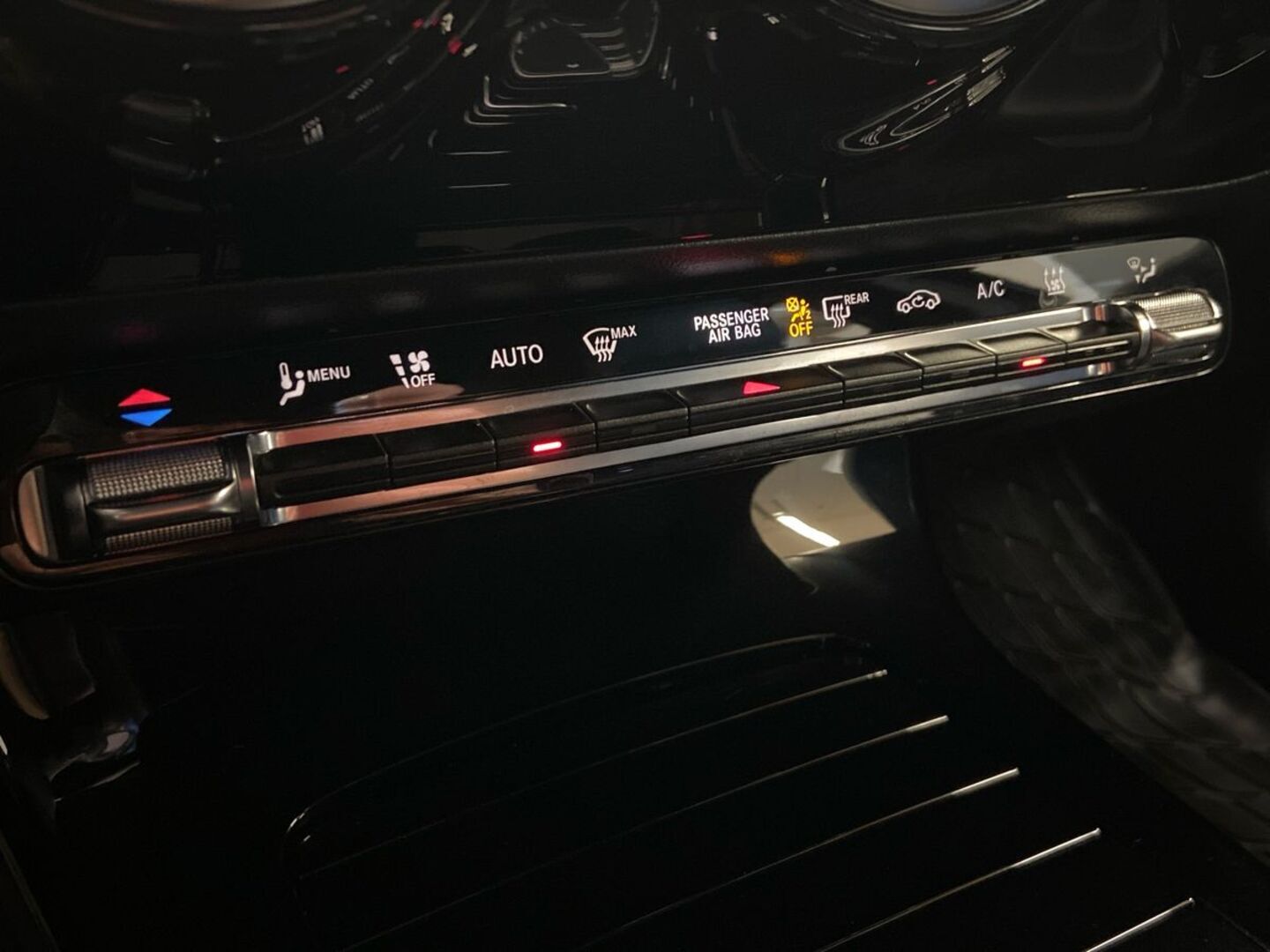 MERCEDES-BENZ A 25