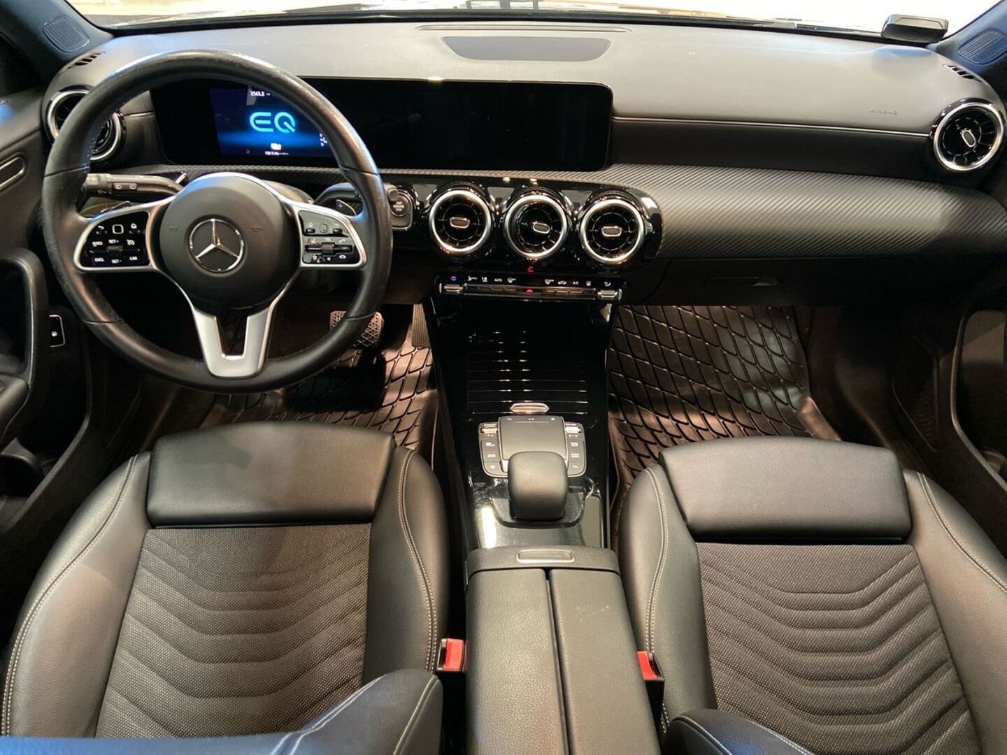 MERCEDES-BENZ A 28