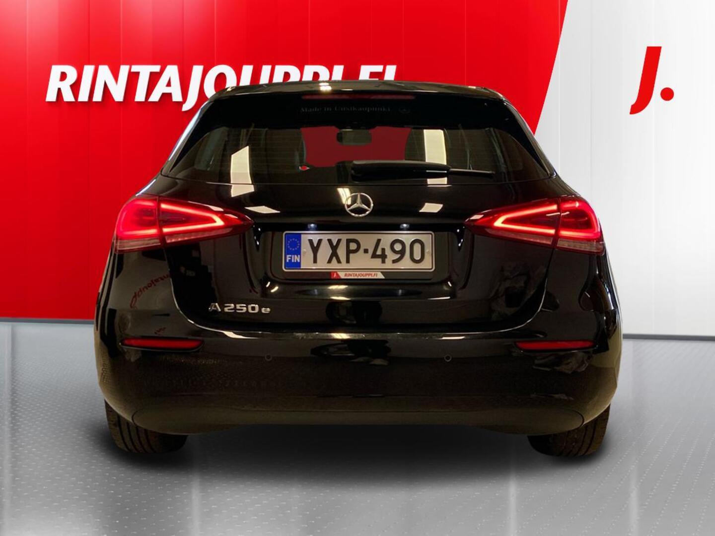 MERCEDES-BENZ A 4